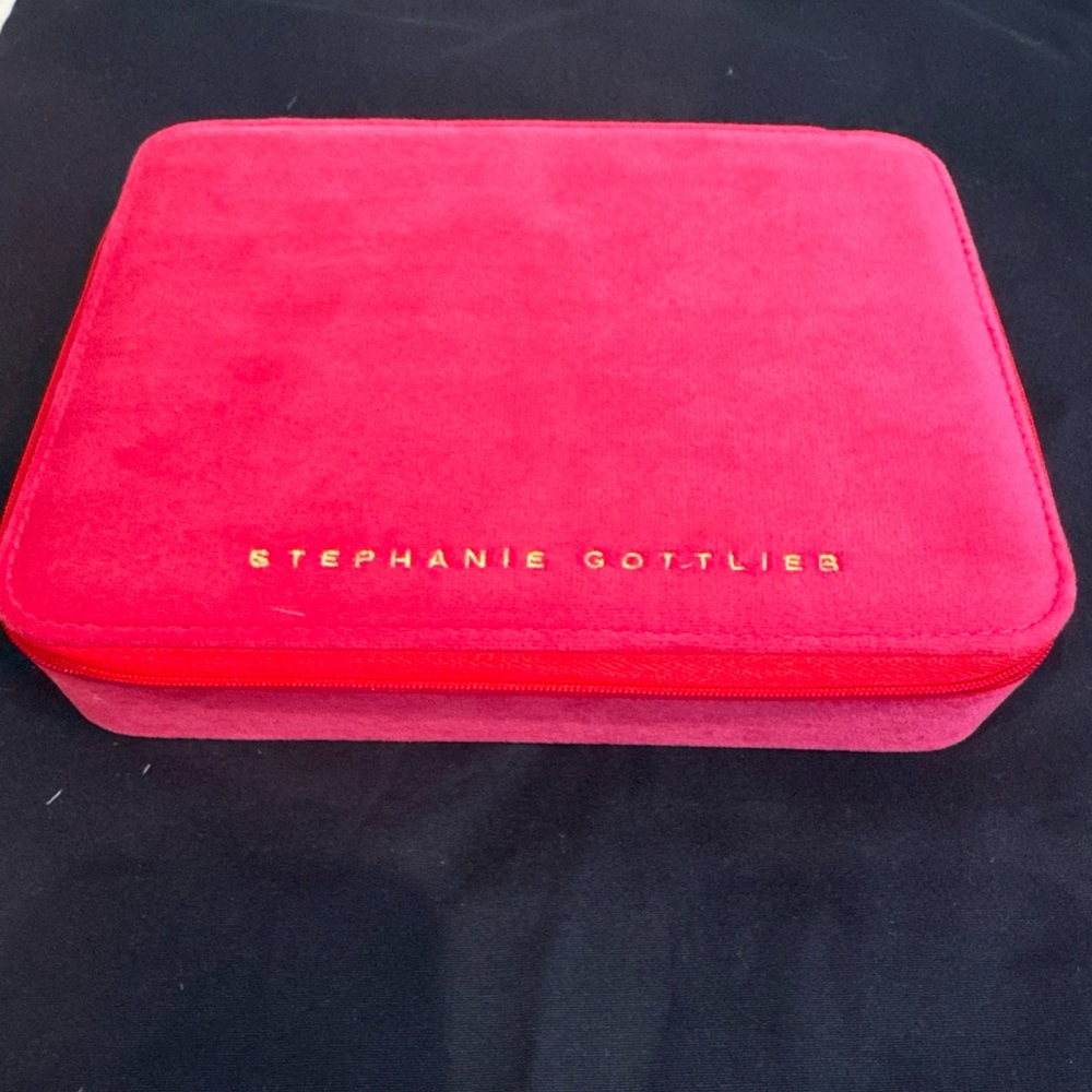 Brand new SG Stephanie Gottlieb travel jewelry case with compartments pink